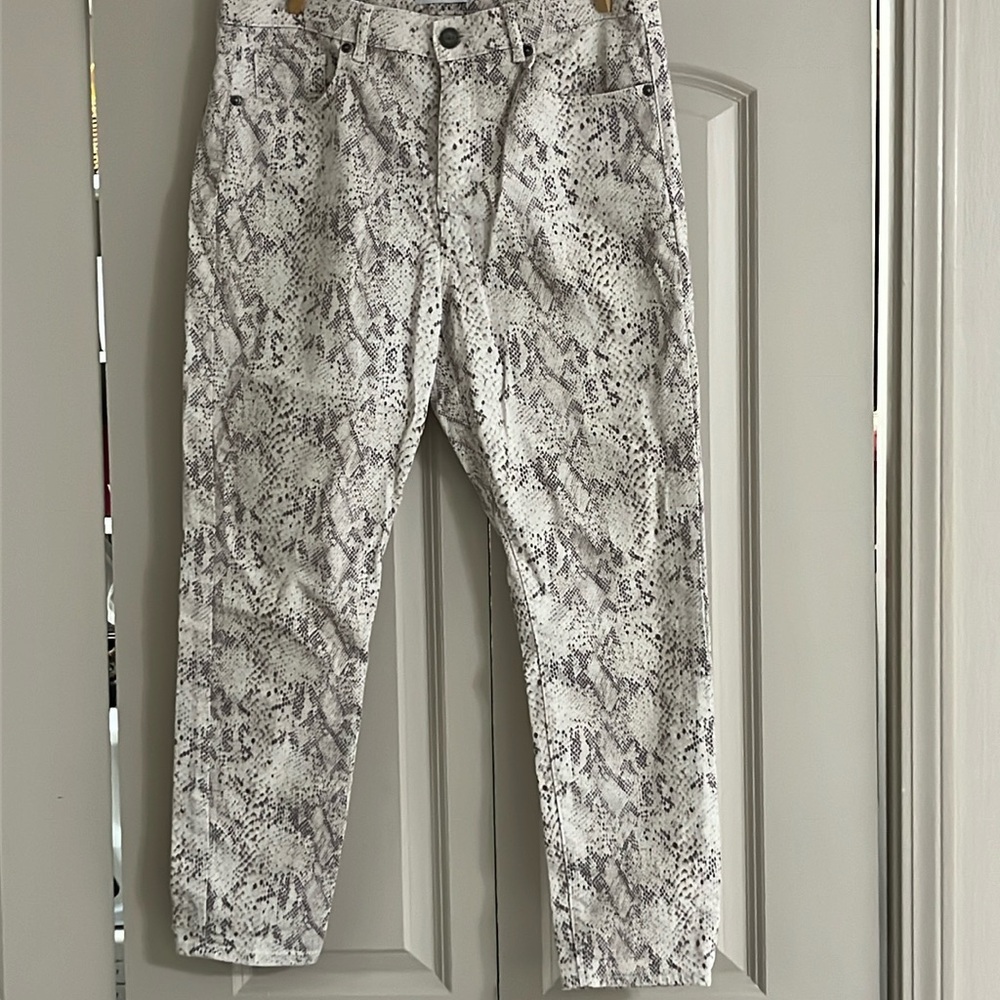 Loft snakeskin creme skinny pants